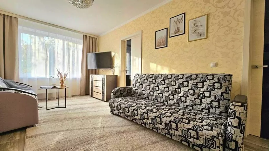 2-к кв. Самарская область, Тольятти 6-й кв-л, бул. Королева, 2 (50.0 ... - Фото 1