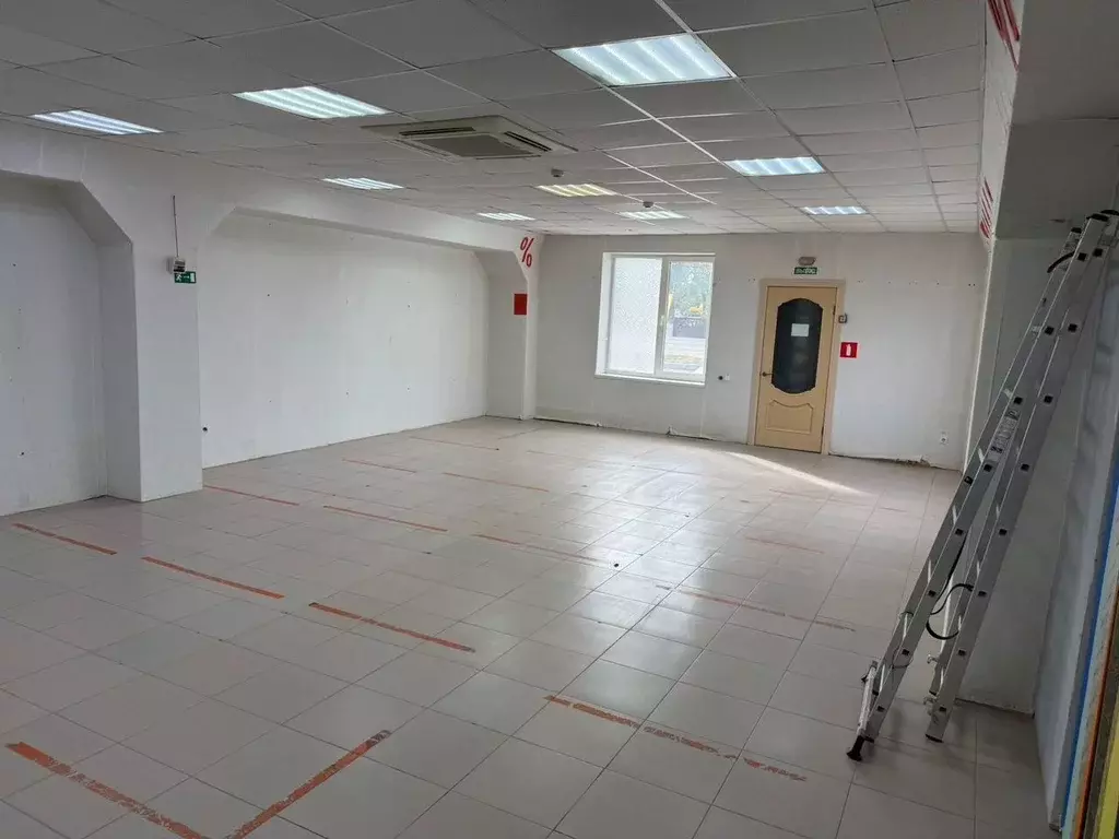 Помещение свободного назначения в Краснодарский край, Крымск ул. ... - Фото 1