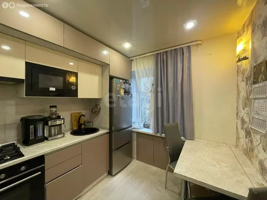 3-комнатная квартира: Череповец, улица Ленина, 157 (55.6 м) - Фото 1