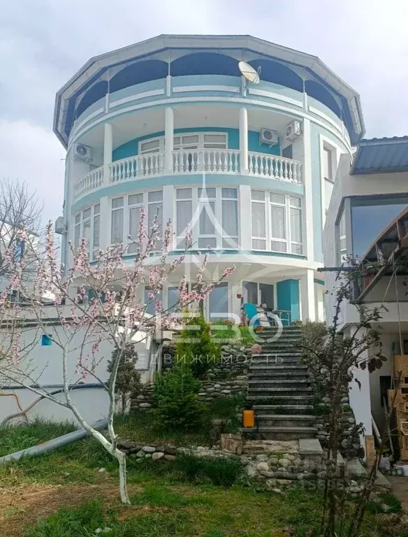 Дом в Краснодарский край, Сочи ул. Енисейская, 6/73 (323 м) - Фото 0