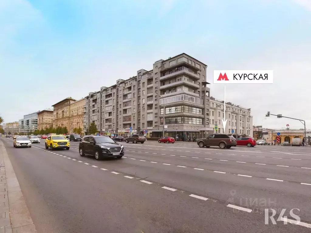 Торговая площадь в Москва ул. Земляной Вал, 25 (90 м) - Фото 1