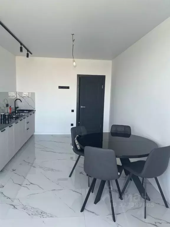 3-к кв. Северная Осетия, Владикавказ ул. Билара Кабалоева, 16А (87.0 ... - Фото 1