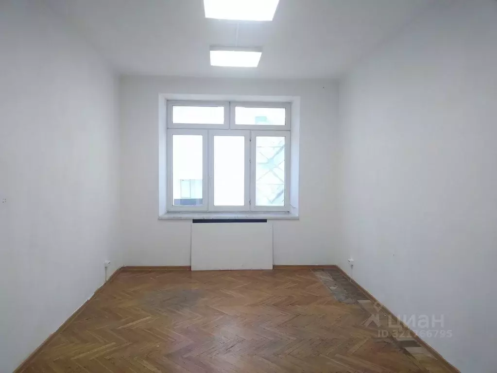 Офис в Татарстан, Казань ул. Мазита Гафури, 48 (19 м) - Фото 1