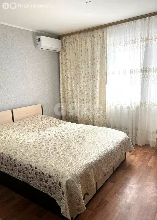 2-комнатная квартира: Геленджик, улица Маршала Жукова, 1к2 (62.5 м) - Фото 1
