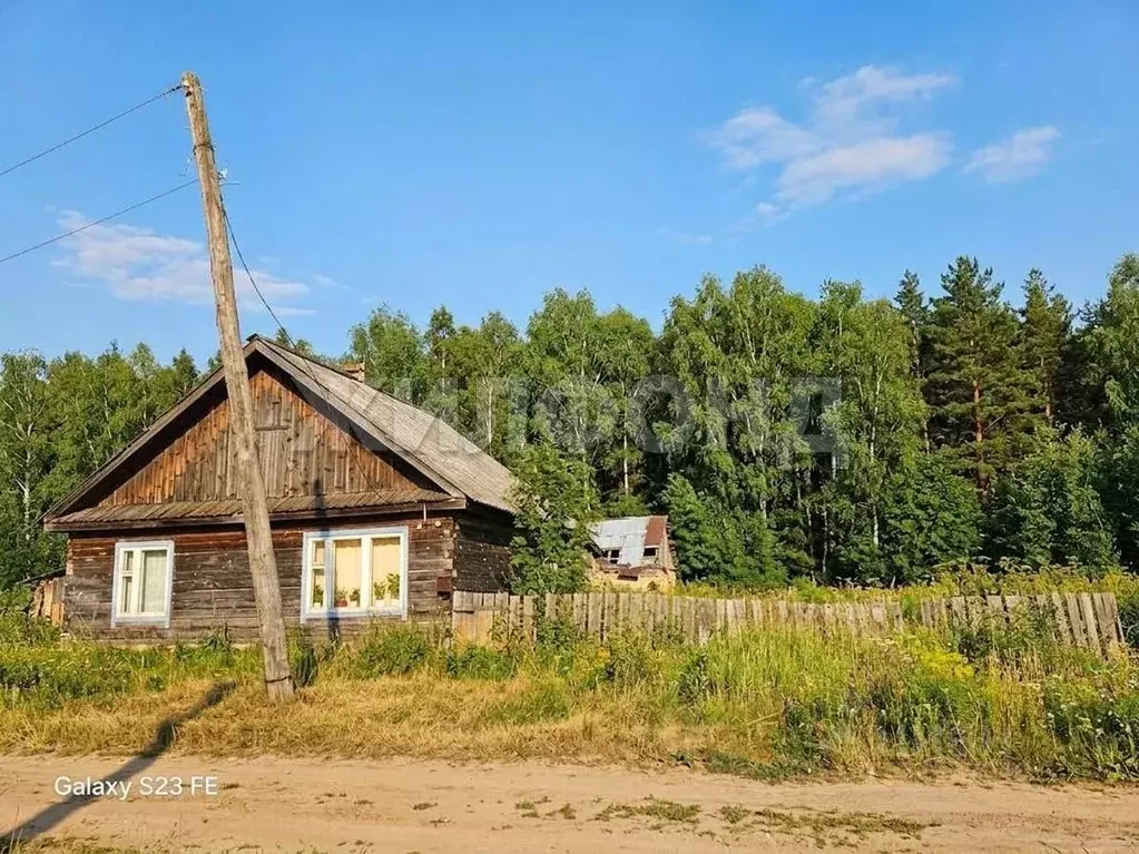 Дом в Томская область, Первомайский район, с. Ежи Набережная ул. (58 ... - Фото 1
