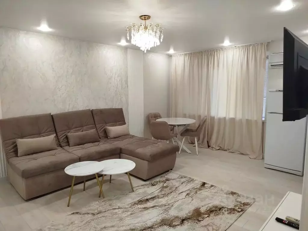 2-к кв. Крым, Черноморское пгт ул. Кирова, 23/6 (48.0 м) - Фото 0