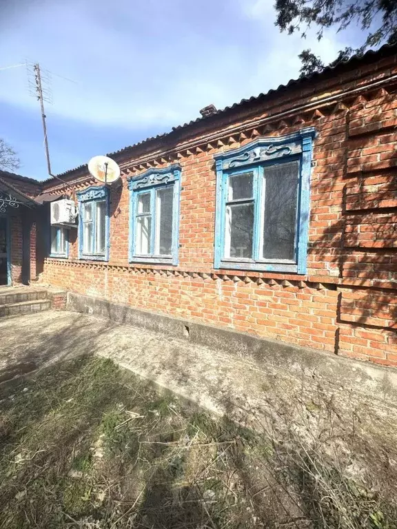 Дом в Краснодарский край, Кореновский район, Дядьковская ст-ца Низовая ... - Фото 1