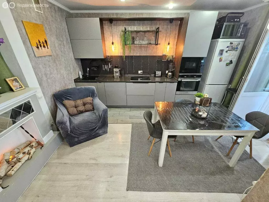 3-комнатная квартира: Екатеринбург, улица Рябинина, 31 (78.8 м) - Фото 1