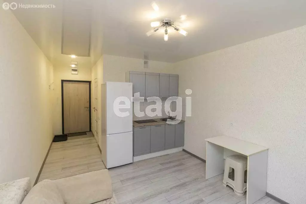 Квартира-студия: Тюмень, улица Тимофея Чаркова, 28 (21 м) - Фото 2