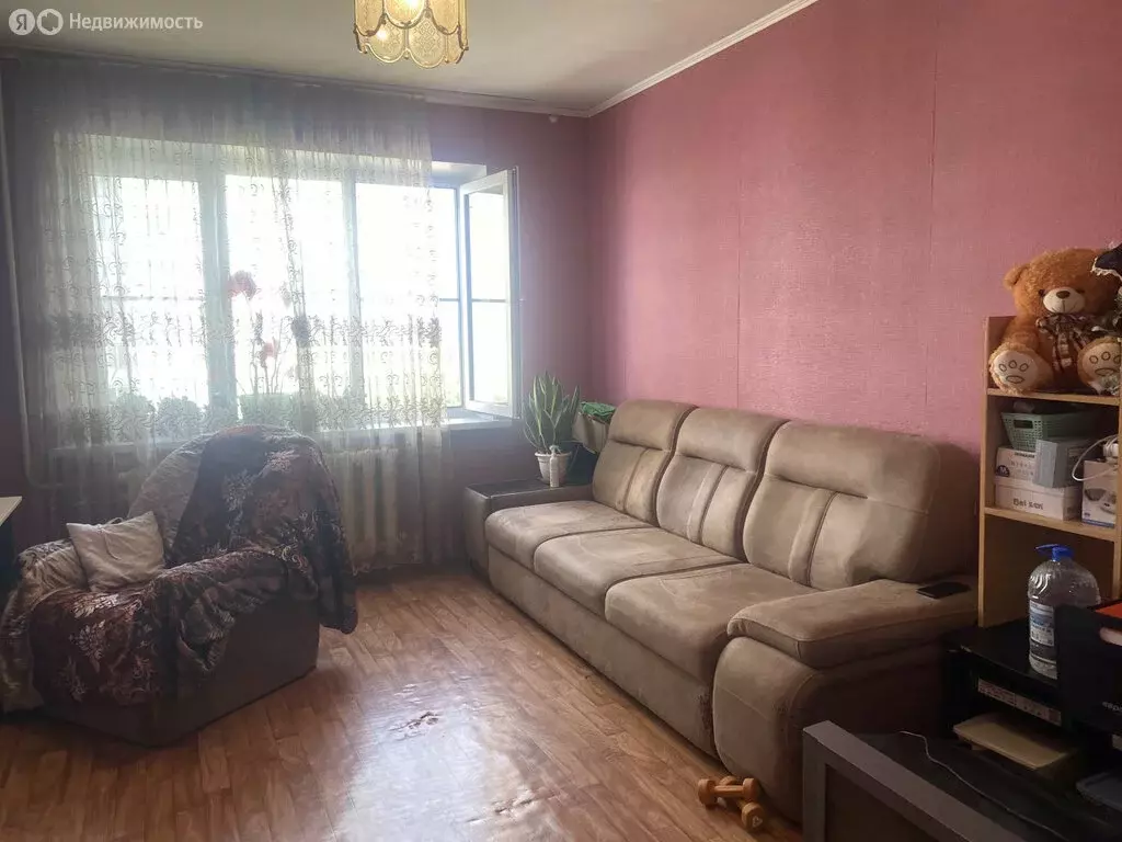 3-комнатная квартира: Саратов, улица имени С.Ф. Тархова, 3 (63 м) - Фото 1