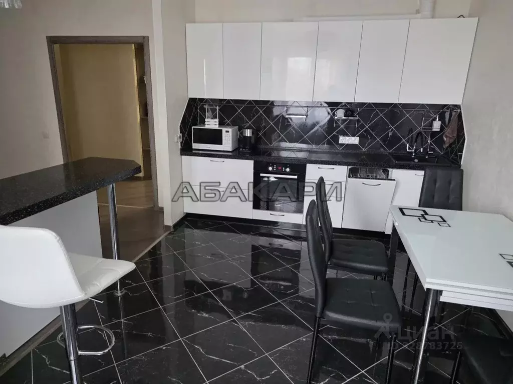 3-к кв. Красноярский край, Красноярск ул. Республики, 37А (90.0 м) - Фото 1