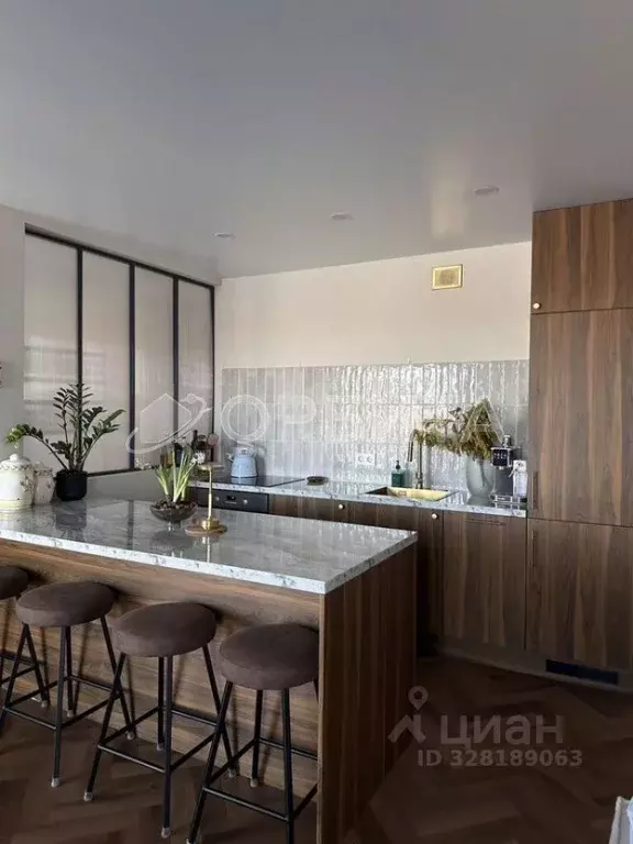 2-к кв. Тюменская область, Тюмень ул. Николая Глебова, 3 (64.0 м) - Фото 1