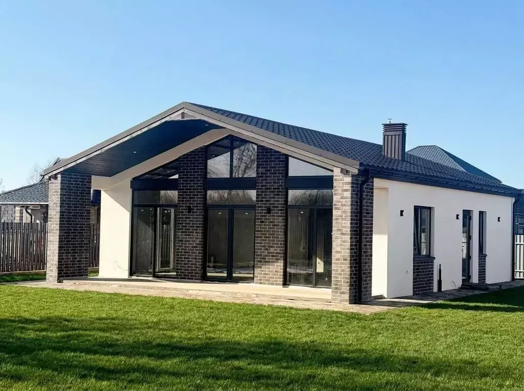 Дом в Калининградская область, Зеленоградск ул. Липовая, 6 (115 м) - Фото 1