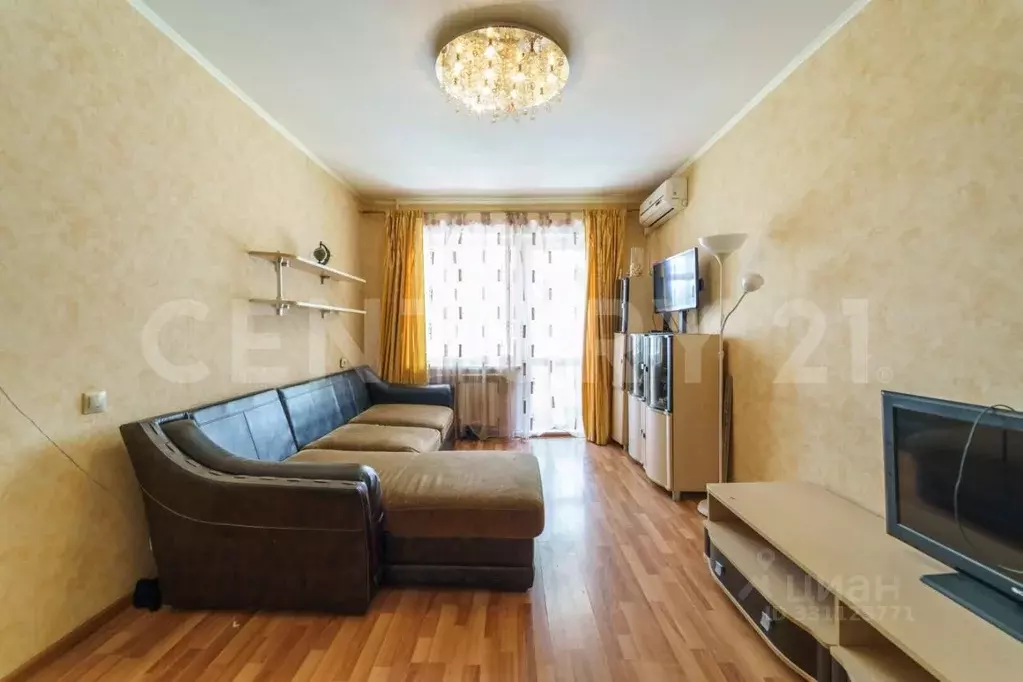3-к кв. Липецкая область, Липецк ул. М. Горького, 13 (65.0 м) - Фото 1