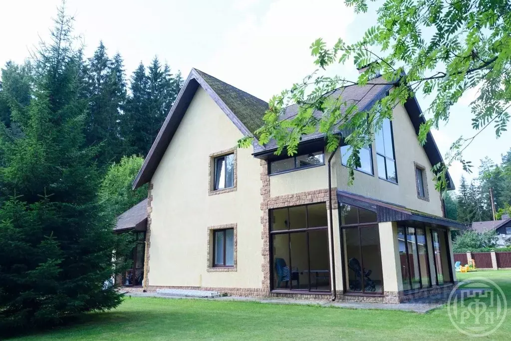 Дом в Ленинградская область, Всеволожск просп. Некрасова, 121 (230 м) - Фото 1