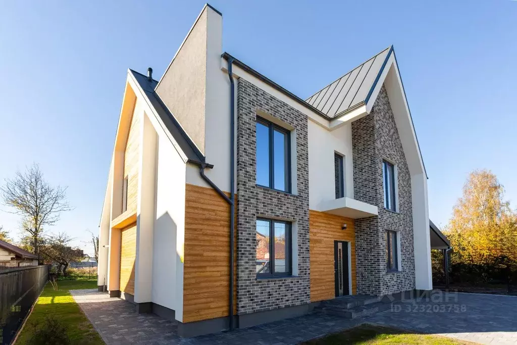 Дом в Калининградская область, Калининград Черноморская ул., 21 (232 ... - Фото 1