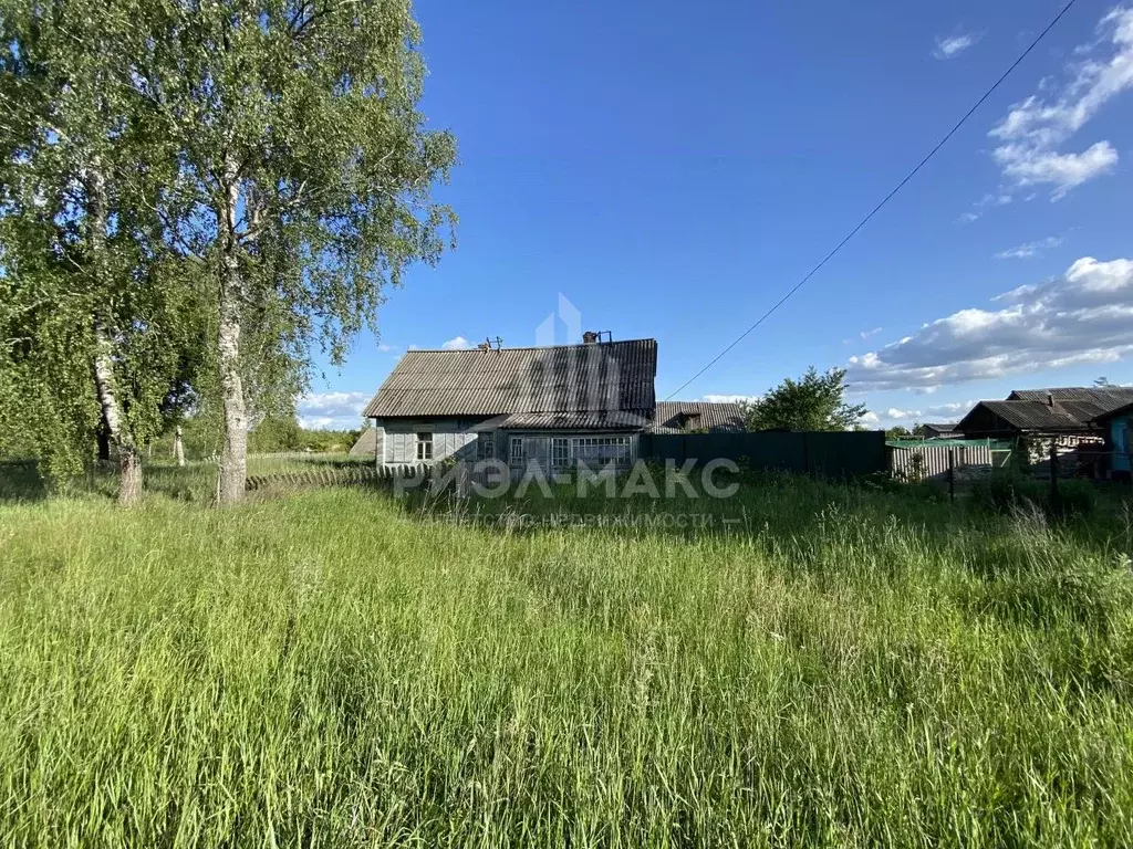 Дом в Брянская область, Навлинское городское поселение, с. ... - Фото 0