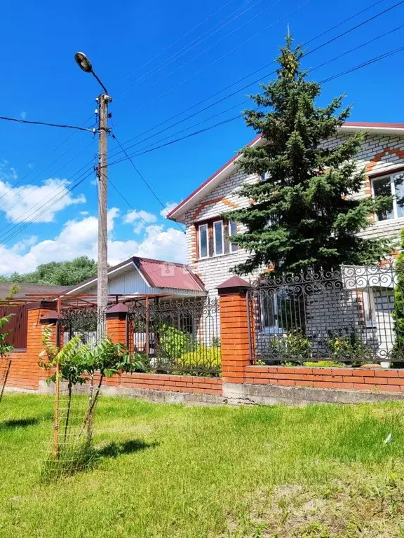 Дом в Брянская область, Навля рп ул. Марии Дунаевой (179 м) - Фото 0