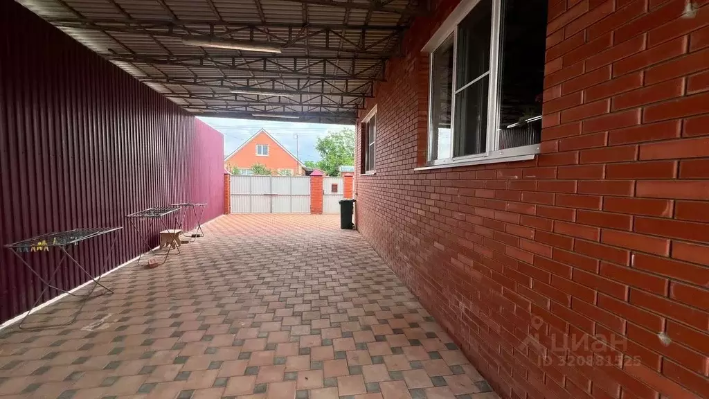 Дом в Краснодарский край, Динской район, Новотитаровская ст-ца ул. ... - Фото 2