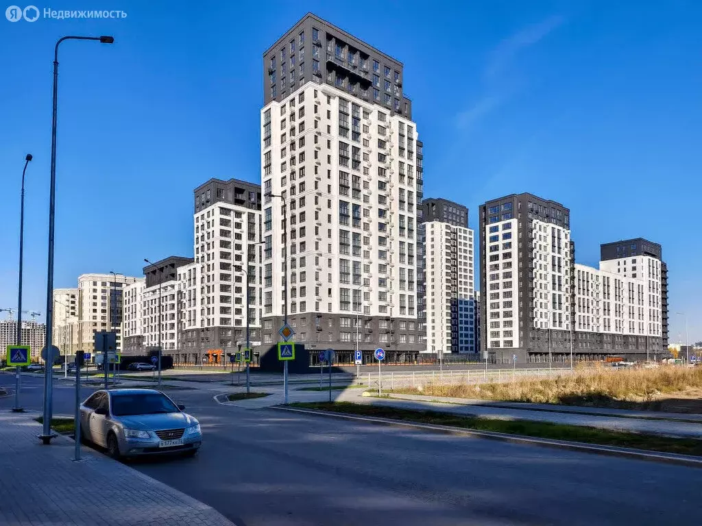 1-комнатная квартира: Тюмень, улица Братьев Бондаревых, 5 (39.8 м) - Фото 2