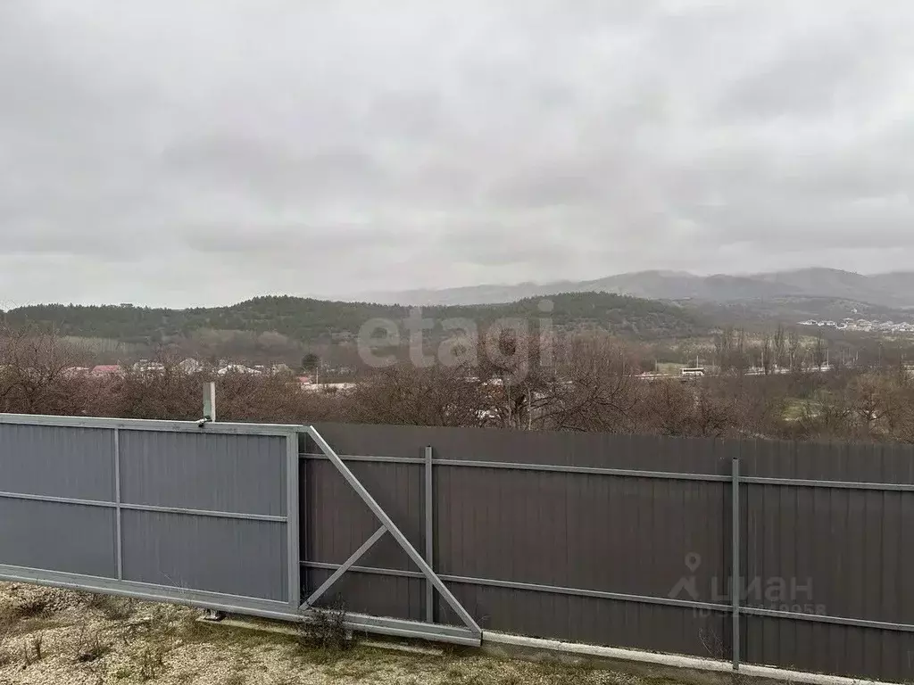 Дом в Крым, Симферопольский район, Добровское с/пос, с. Перевальное ... - Фото 1