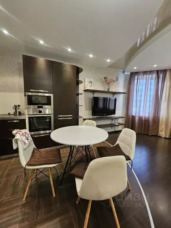 2-к кв. Приморский край, Владивосток ул. 2-я Круговая, 12 (78.0 м) - Фото 1