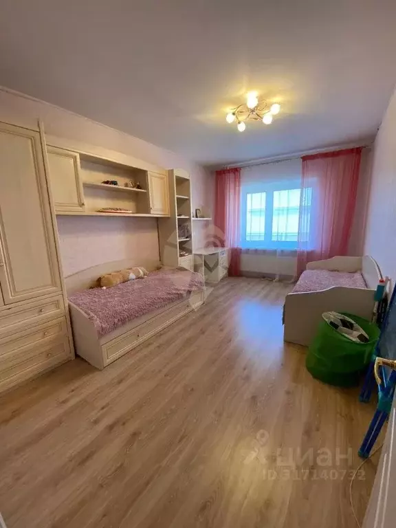 3-к кв. Белгородская область, Старый Оскол Степной мкр,  (98.5 м) - Фото 0