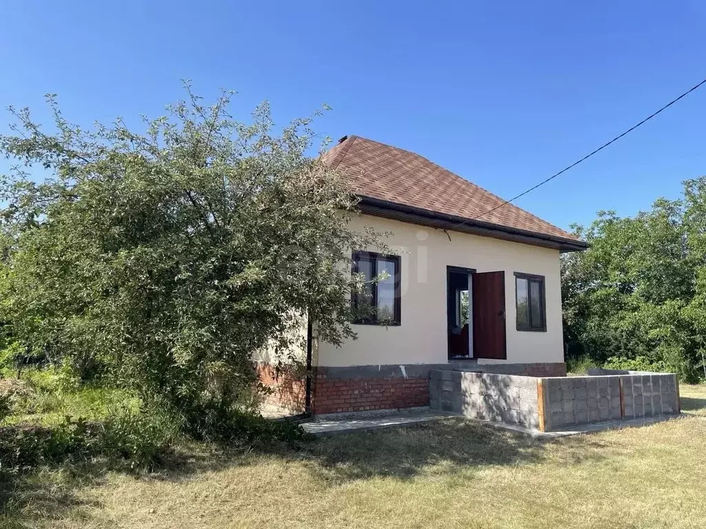Дом в Саратовская область, Энгельсский район, Красноярское ... - Фото 1