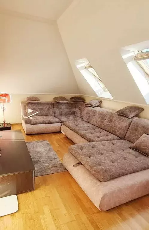 2-к. квартира, 56 м, 5/5 эт. - Фото 1