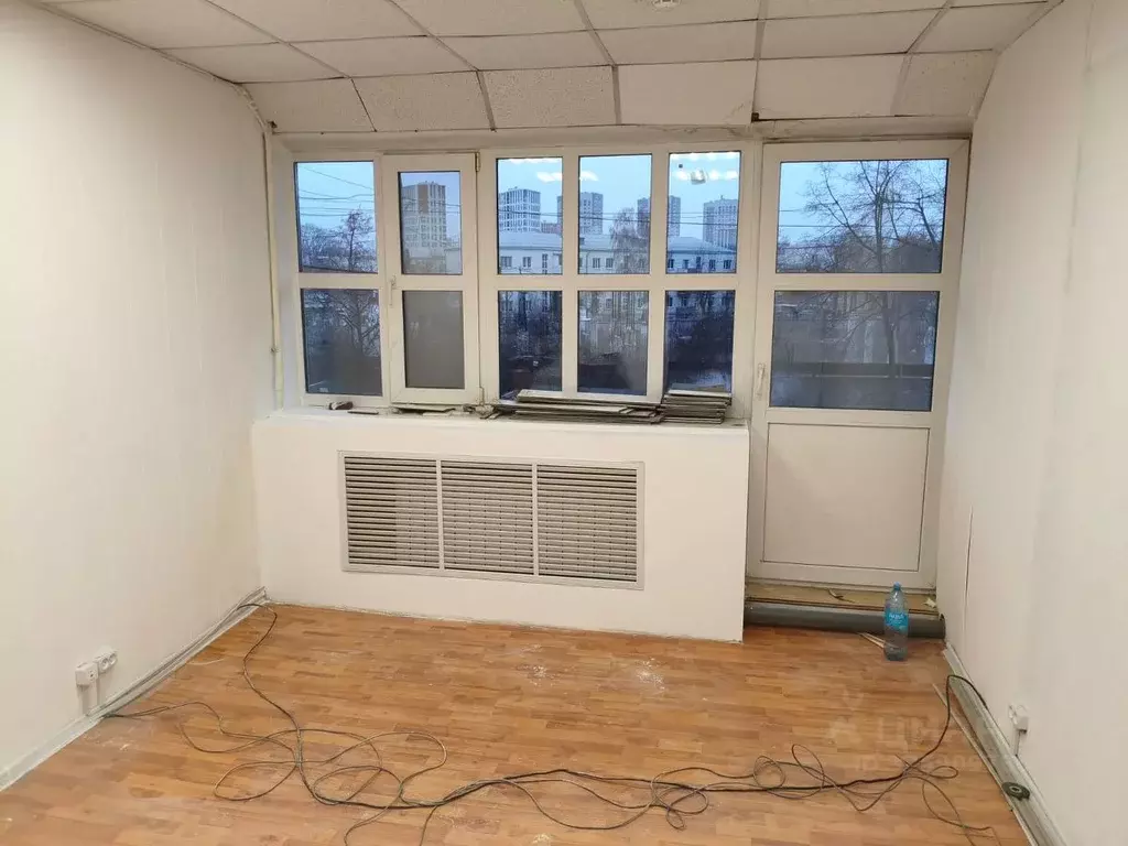 Помещение свободного назначения в Свердловская область, Екатеринбург ... - Фото 2