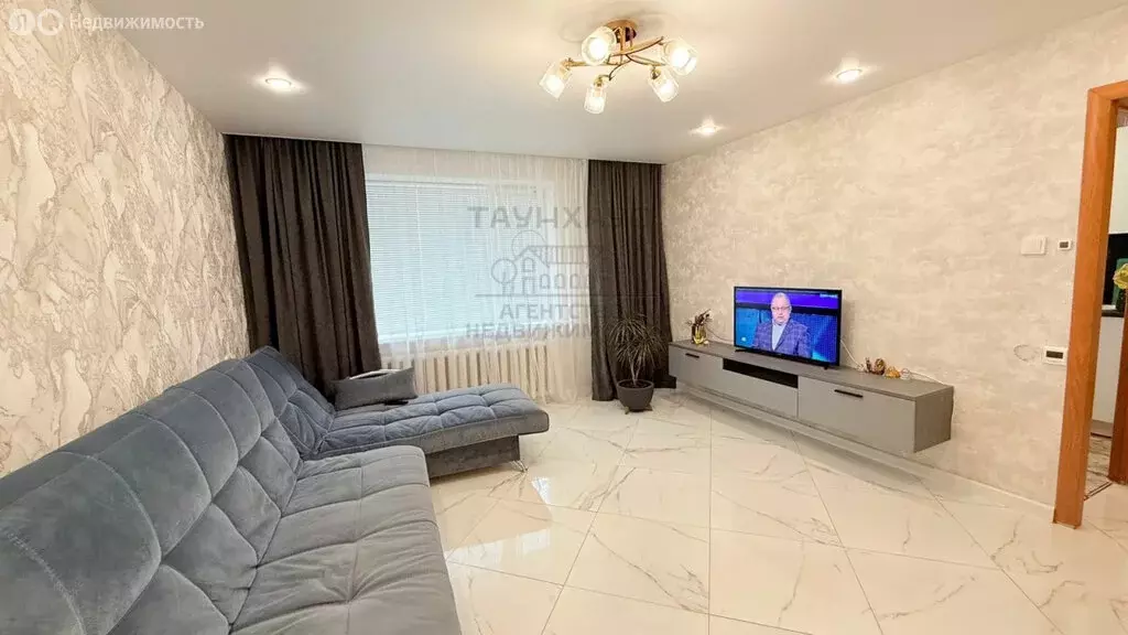 3-комнатная квартира: Нефтекамск, улица Карла Маркса, 4А (64.4 м) - Фото 1