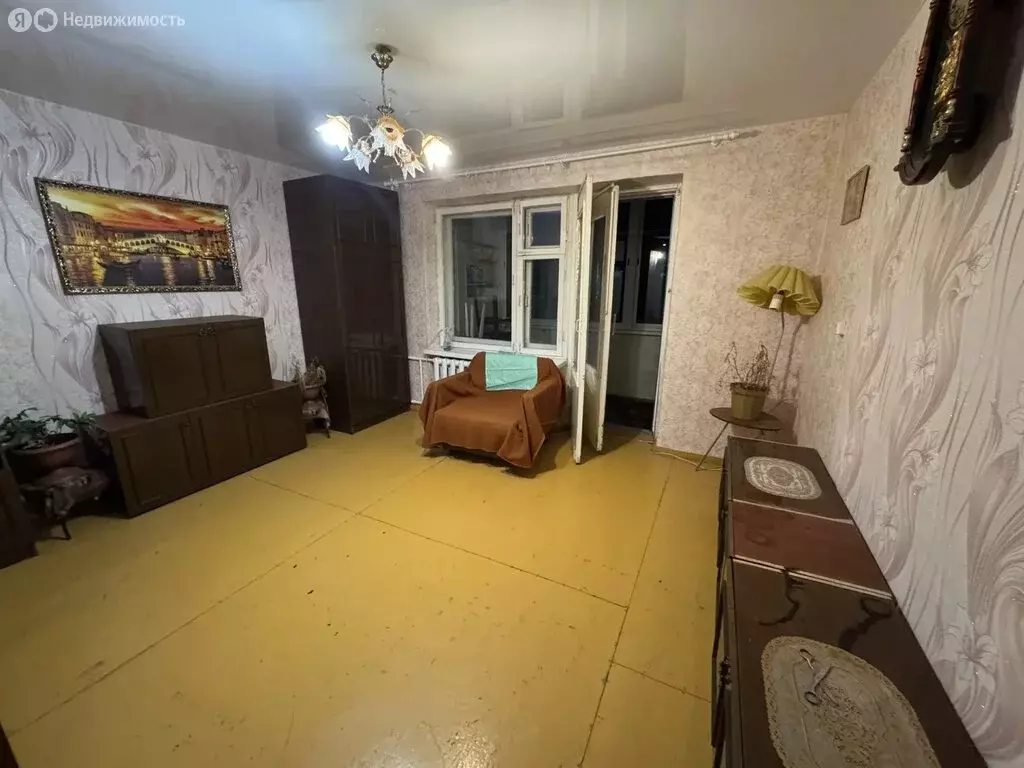 2-комнатная квартира: Артёмовский, улица Дзержинского, 22 (35 м) - Фото 1