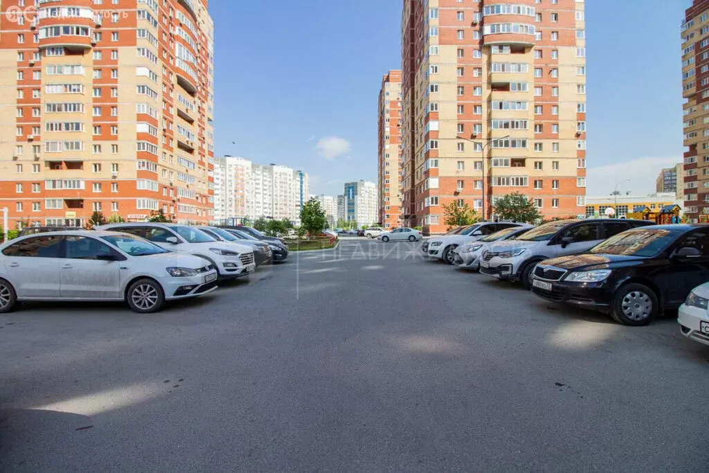 1-комнатная квартира: Тюмень, улица Бориса Житкова, 6к1 (40.7 м) - Фото 1