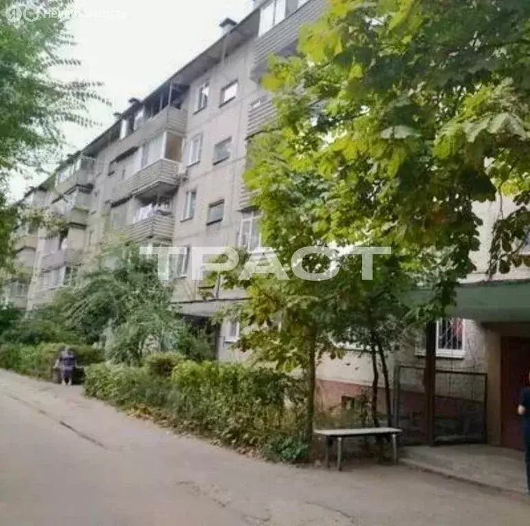 3-комнатная квартира: Воронеж, улица Старых Большевиков, 98 (61.7 м) - Фото 0