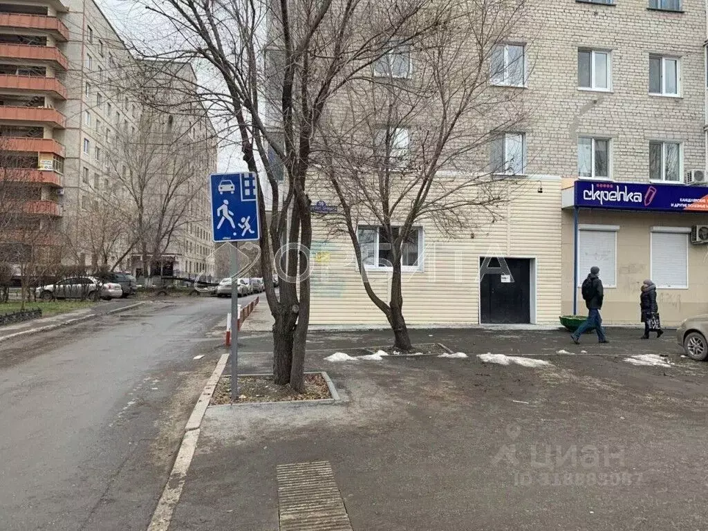 Помещение свободного назначения в Тюменская область, Тюмень ул. 50 лет ... - Фото 1