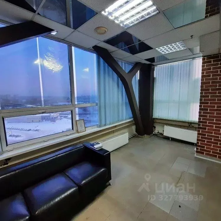 Офис в Свердловская область, Екатеринбург ул. Крестинского, 46А (62 м) - Фото 1