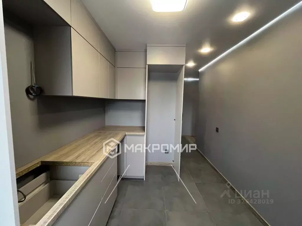 3-к кв. Челябинская область, Челябинск ул. Калинина, 1 (66.2 м) - Фото 2