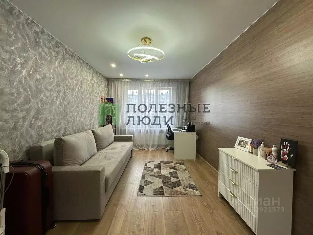 1-к кв. Татарстан, Зеленодольск ул. Комарова, 45А (37.5 м) - Фото 1