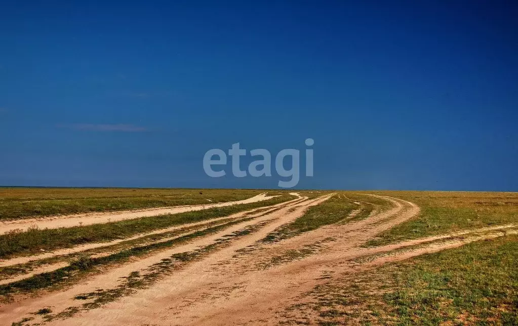 Участок в Крым, Ленинский район, Семисотское с/пос, с. Соляное ул. ... - Фото 0