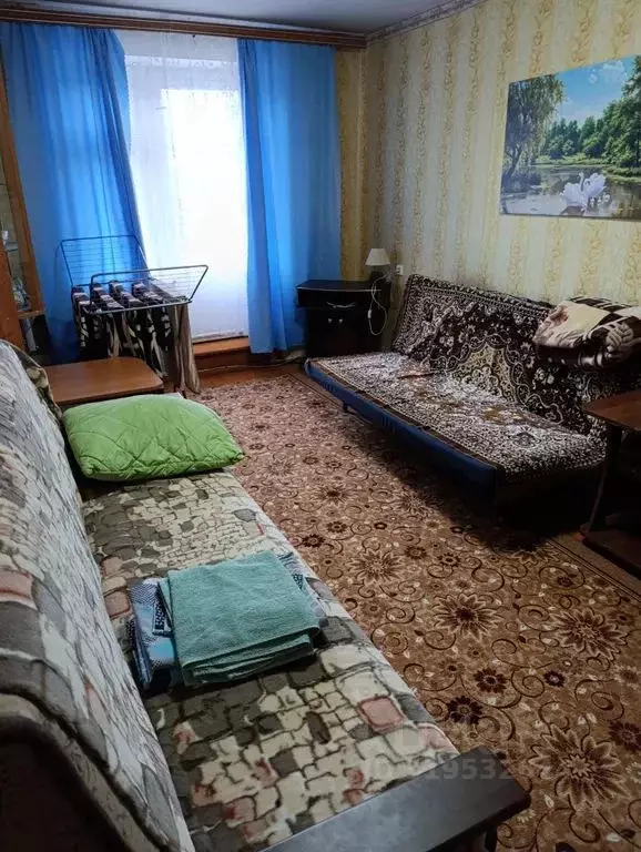 2-к кв. Псковская область, Остров ул. Чкалова, 2 (54.0 м) - Фото 0