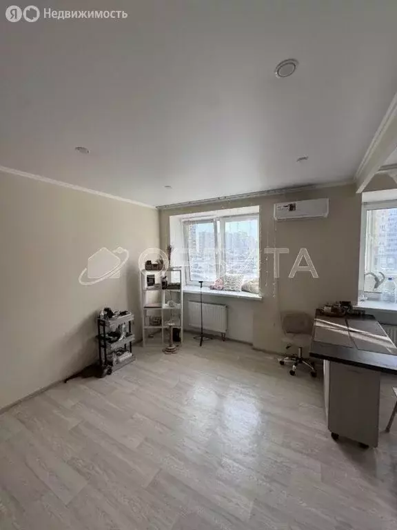 Квартира-студия: Тюмень, улица Мельникайте, 138а (31.6 м) - Фото 1