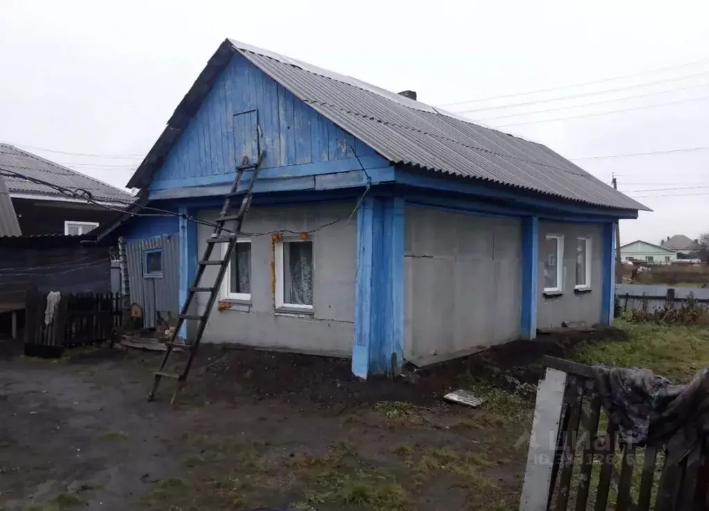 Дом в Новосибирская область, Чулым пер. Урицкого (27 м) - Фото 1