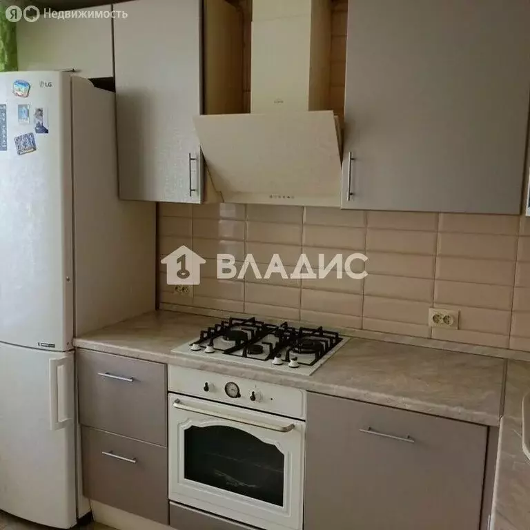 3-комнатная квартира: Владимир, улица Комиссарова, 9 (66.1 м) - Фото 2