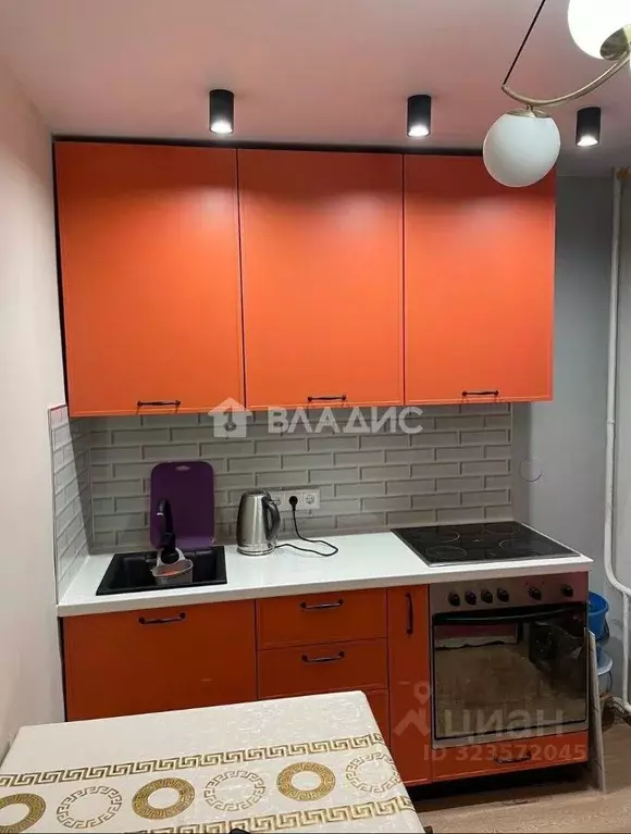 2-к кв. Бурятия, Улан-Удэ Комсомольская ул., 2 (51.3 м) - Фото 1