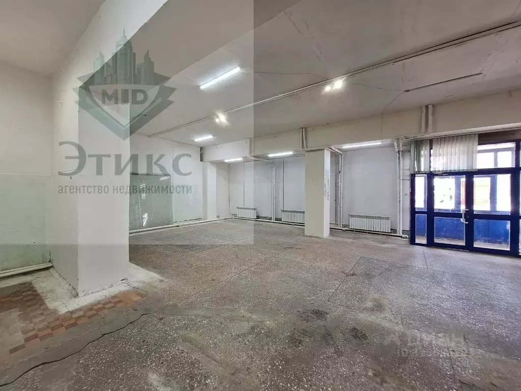 Торговая площадь в Ульяновская область, Ульяновск ул. Шоферов, 7 (263 ... - Фото 1