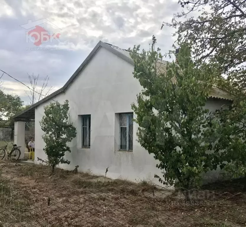 Дом в Крым, Сакский район, Штормовское с/пос, с. Хуторок  (50 м) - Фото 2