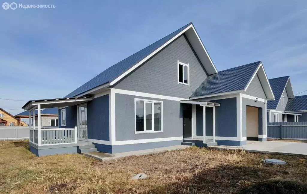 Дом в Хомутово, улица Ивана Татаринова (240 м) - Фото 2