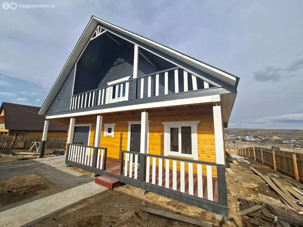 Дом в село Урик, Российская улица (200 м) - Фото 1