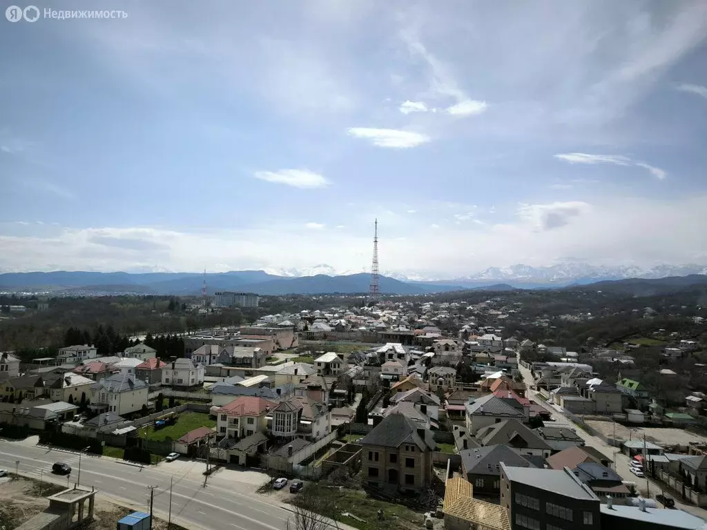 4-комнатная квартира: Нальчик, улица Тлостанова, 16 (220 м) - Фото 0