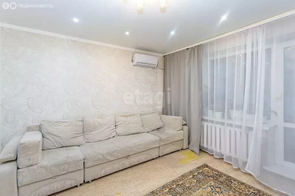 3-комнатная квартира: Тобольск, микрорайон 7А, 34 (66 м) - Фото 1